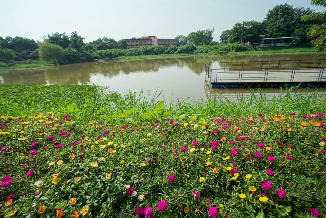 Nantra Chiangmai Riverfront Hotel Csiangmaj Kültér fotó