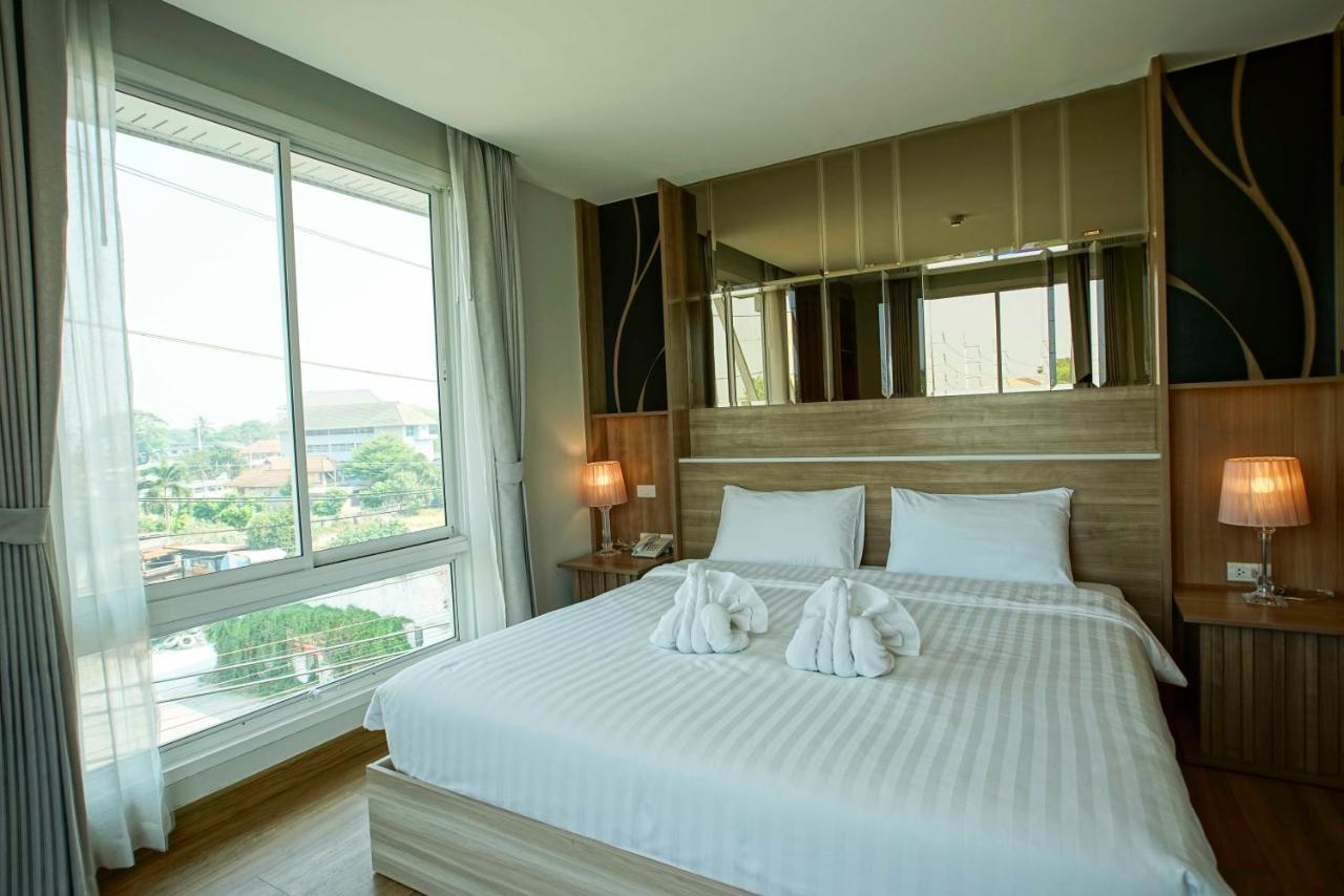 Nantra Chiangmai Riverfront Hotel Csiangmaj Szoba fotó